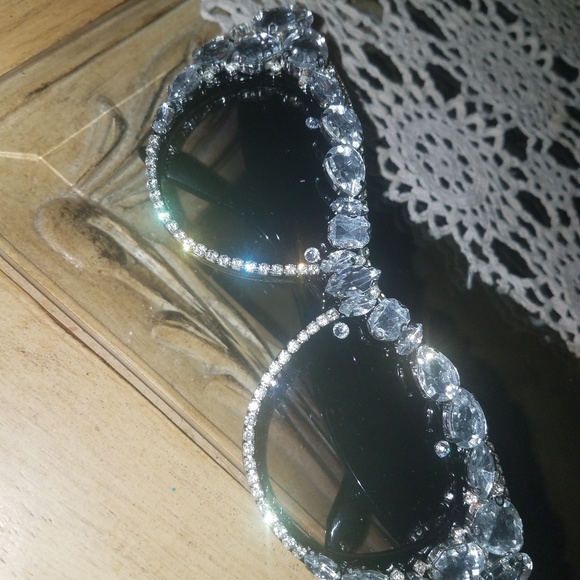 Rhinestone Encrusted Cat Eye Shades - Picture 2 of 3